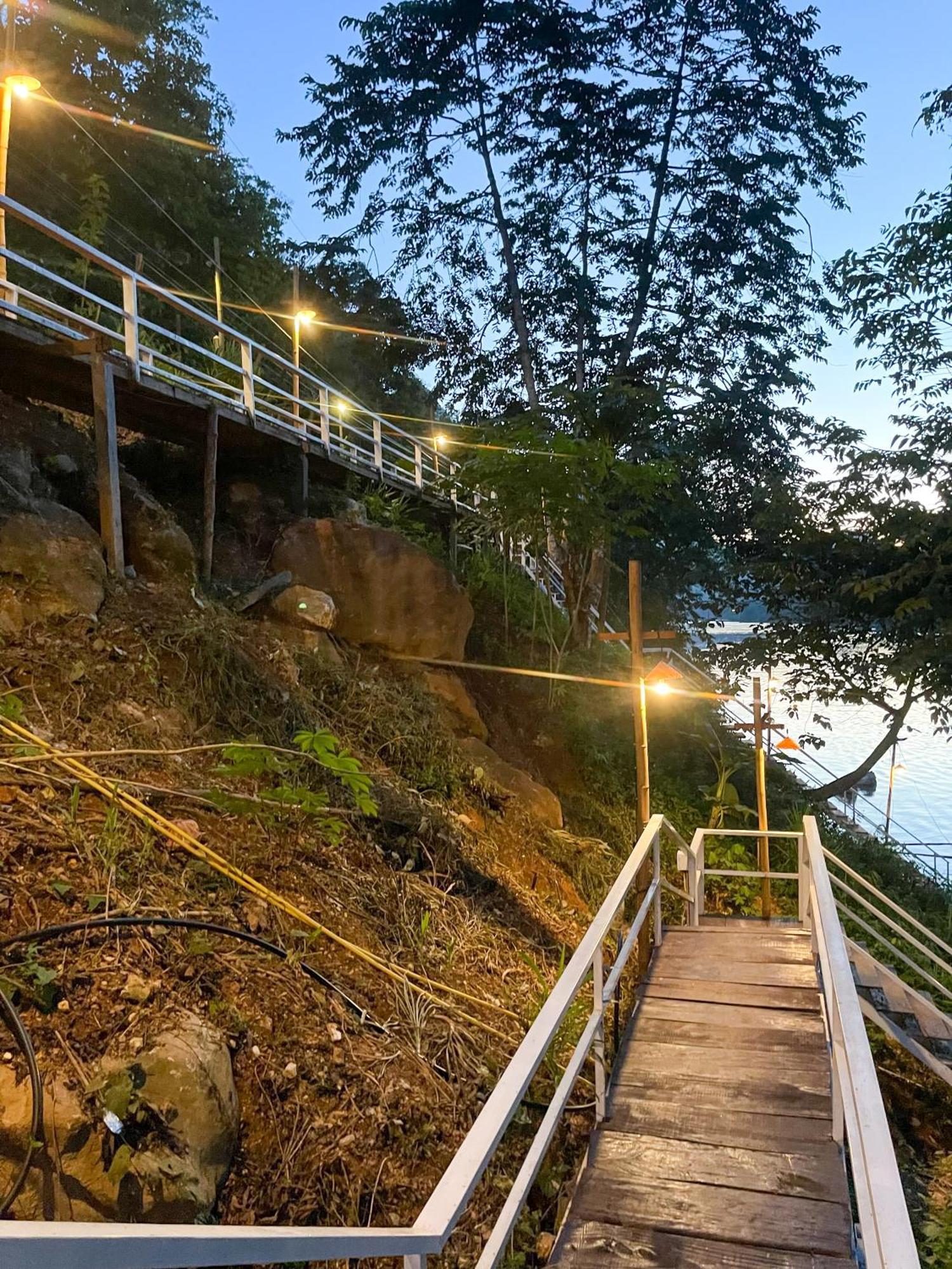 Hotel Nongkhiaw The Float House Exterior foto