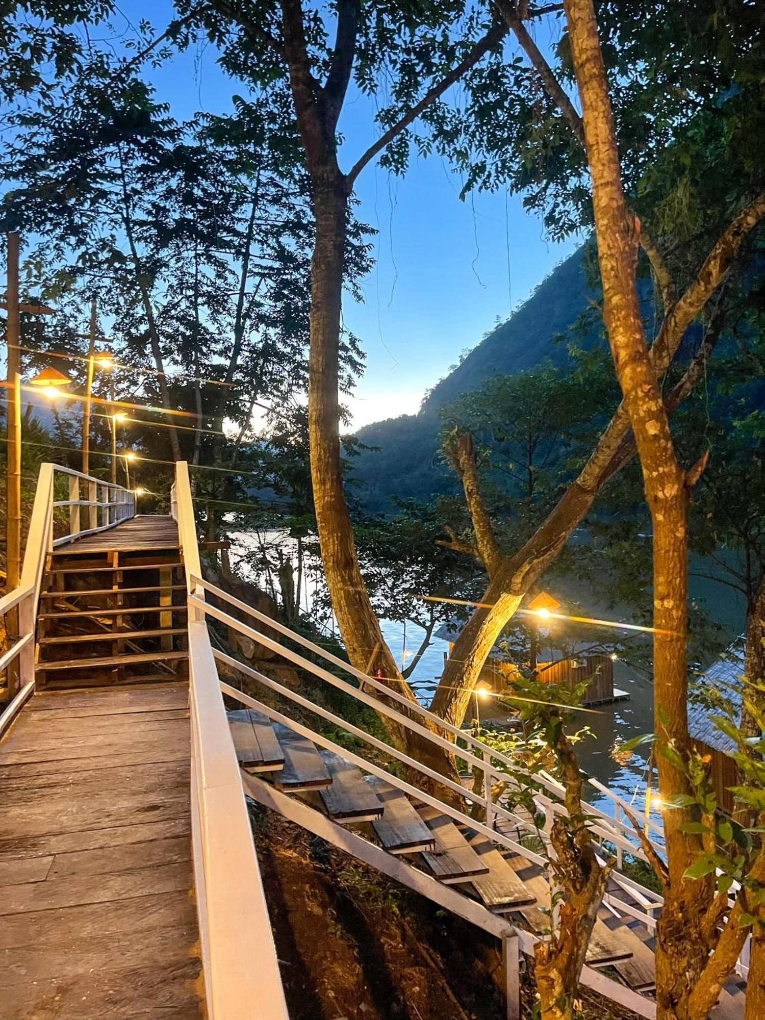 Hotel Nongkhiaw The Float House Exterior foto